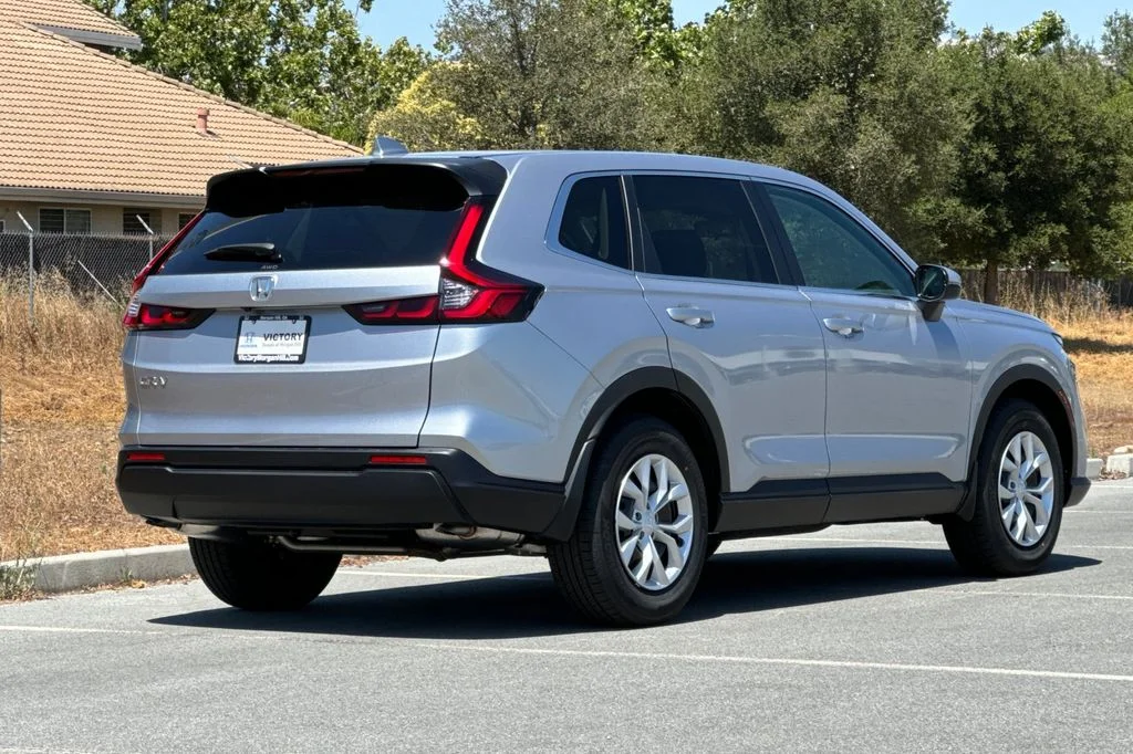 New 2026 Solar Silver Metallic Honda LX image 4