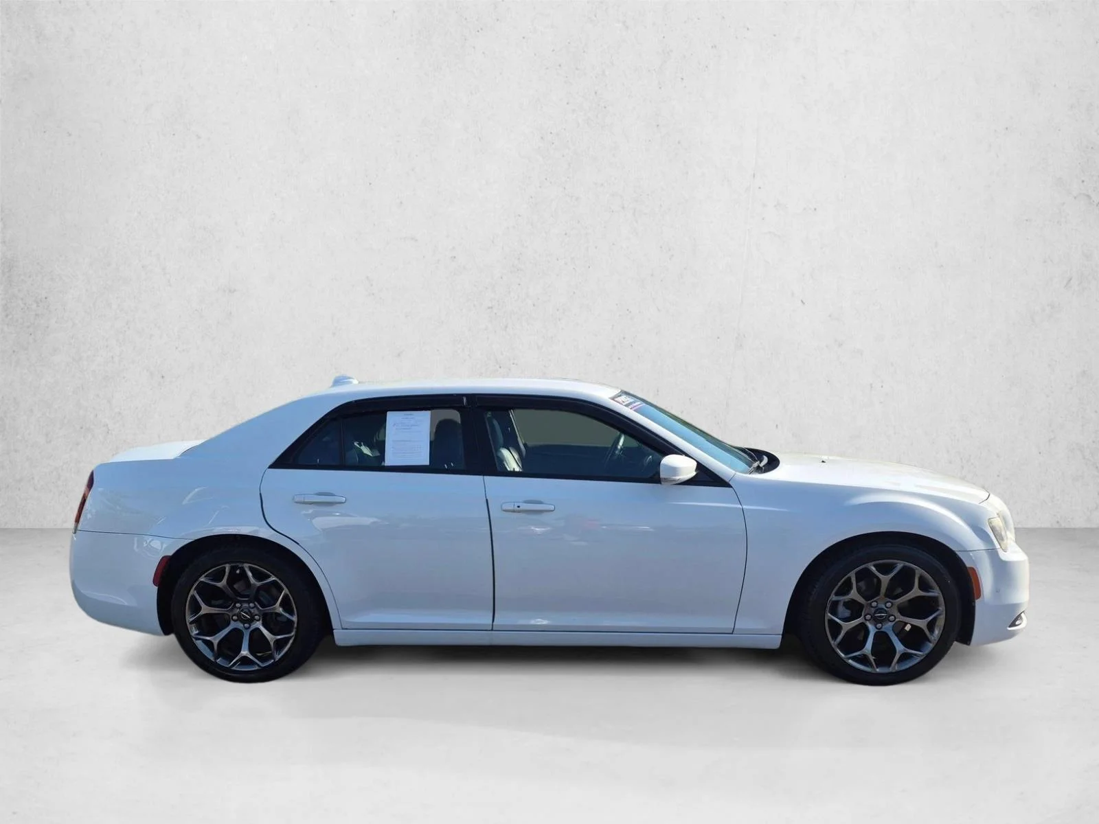 Used 2015 White Chrysler 300S image 4
