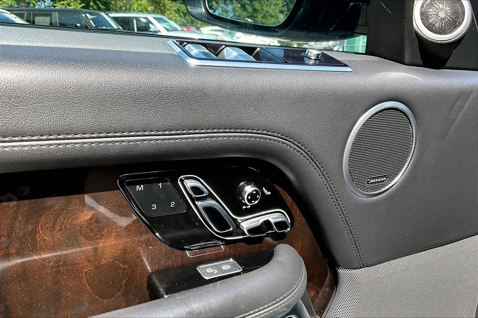 Used 2020 Eiger Grey Metallic Land Rover HSE image 32