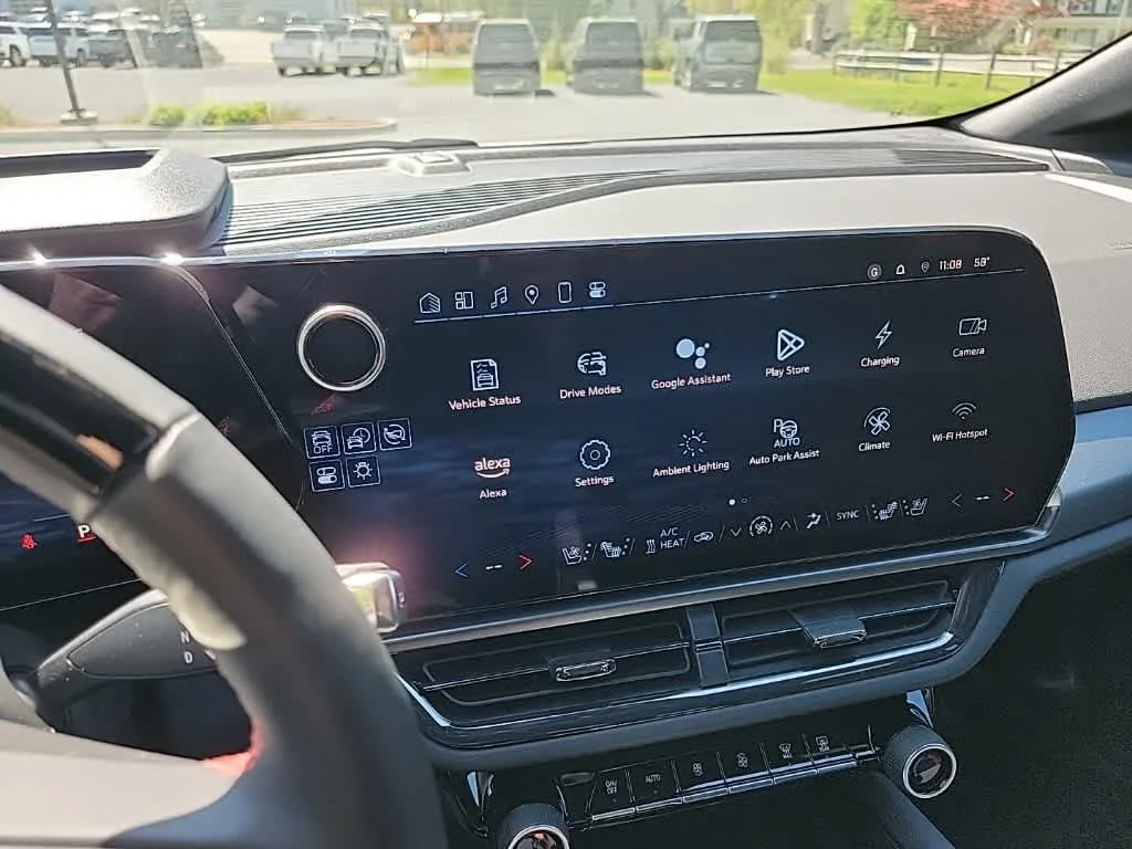 2025 Chevrolet Equinox EV RS - Photo 17