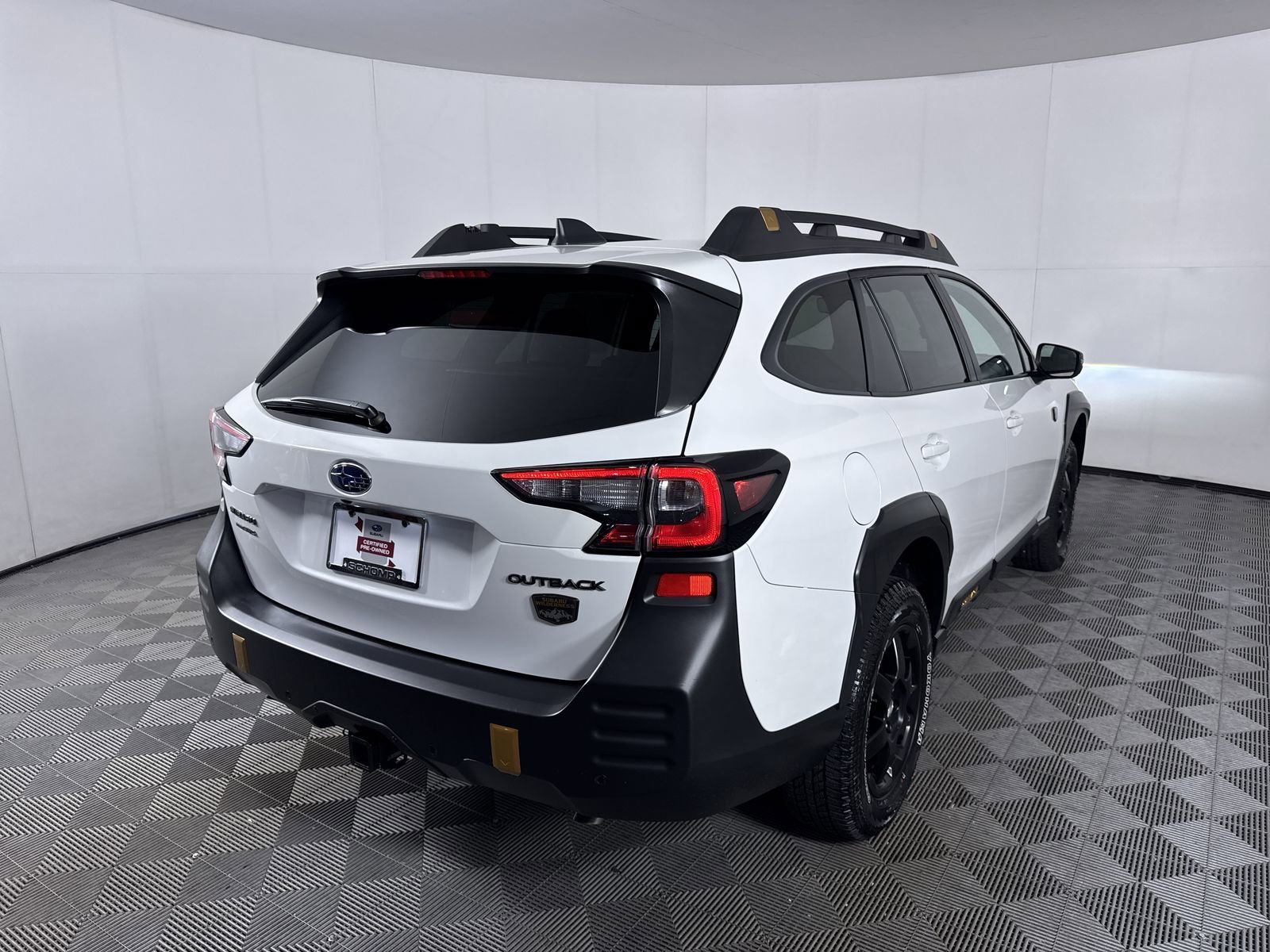 Certified Used 2025 Crystal White Pearl Subaru Wilderness image 24