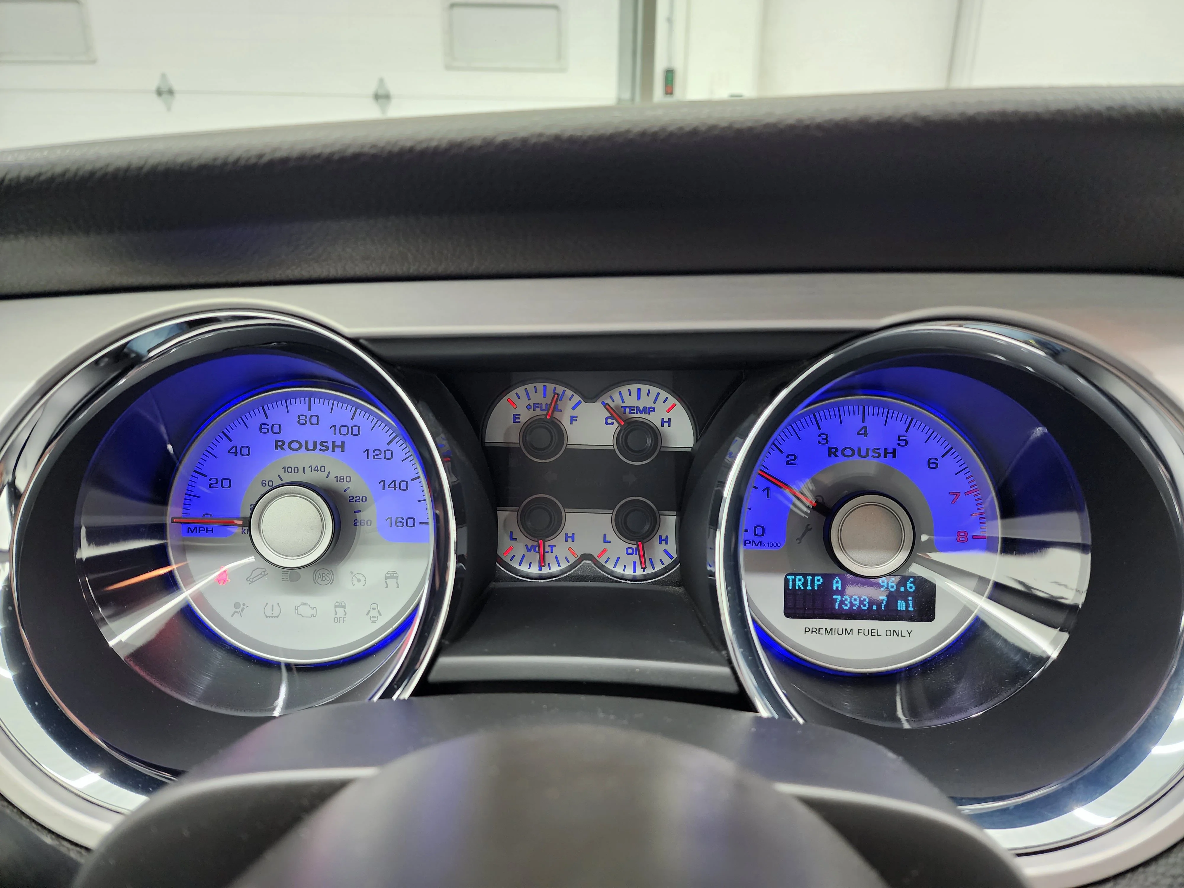 Used 2011 Performance White Ford GT Premium image 11