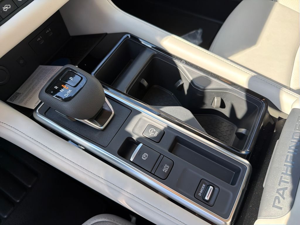 New 2026 Nissan Pathfinder SL 4D Sport Utility