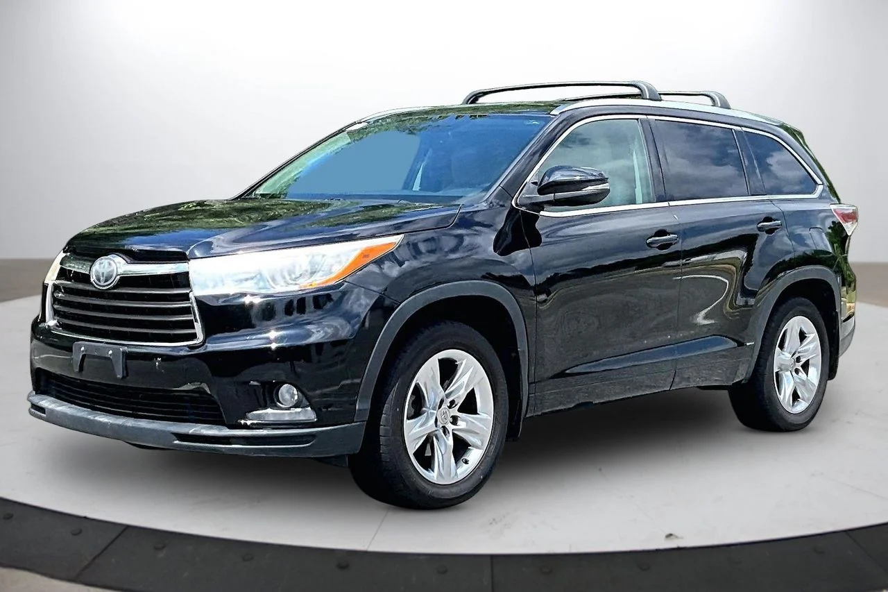 Used 2015 Black Toyota Limited image 4