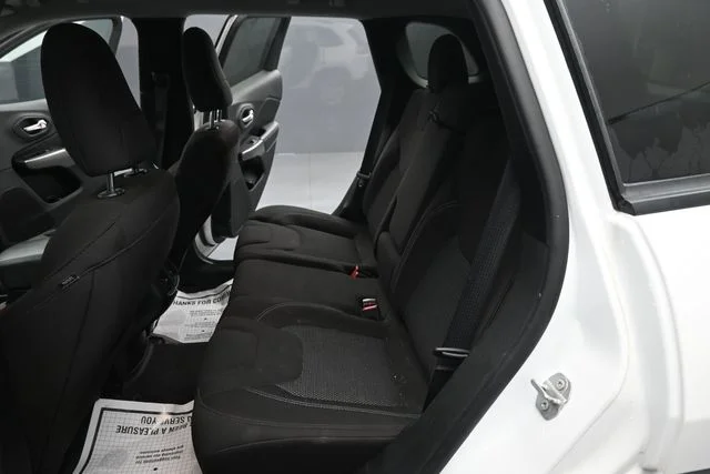 Certified Used 2020 Bright White Clearcoat Jeep Latitude image 11
