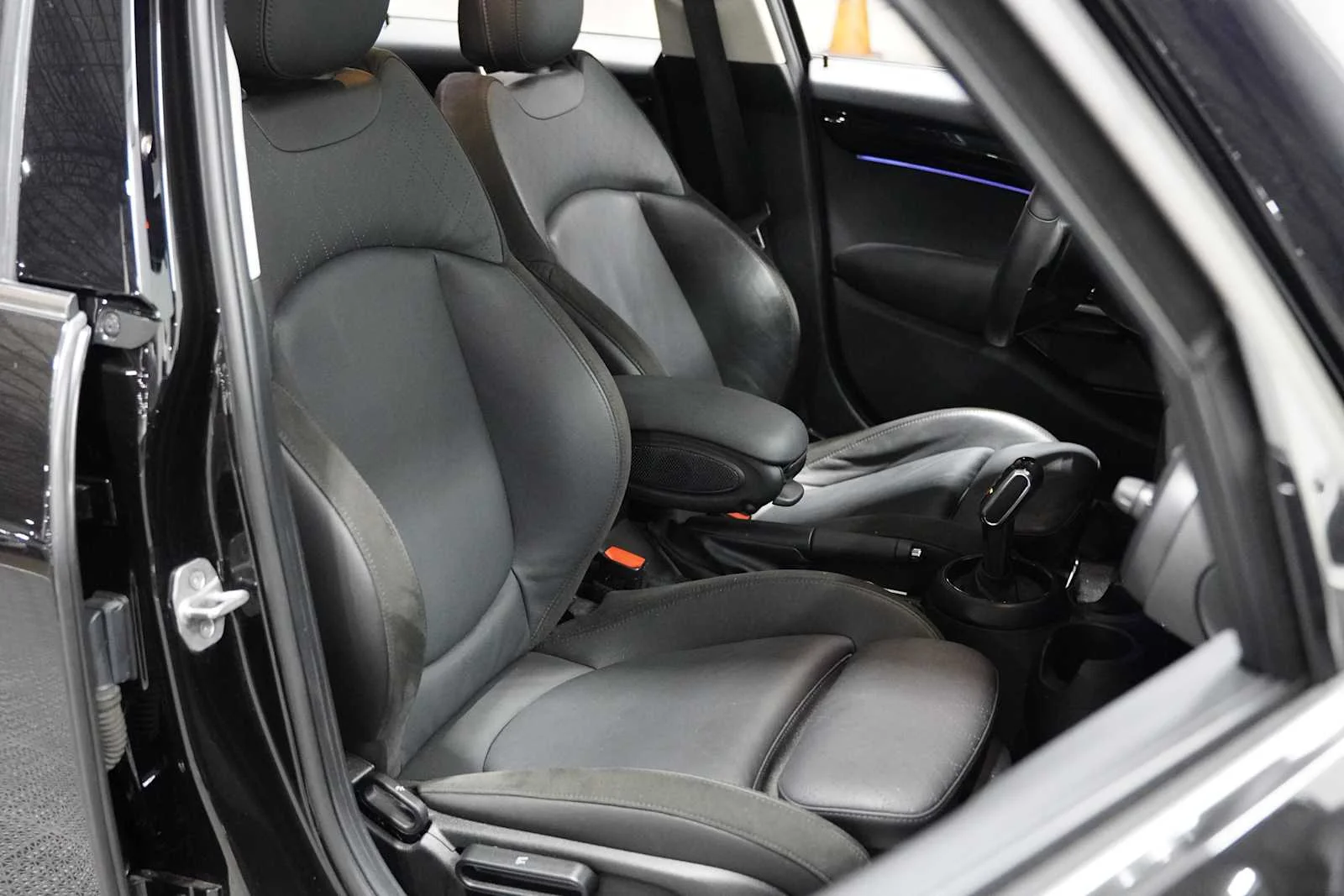 Used 2022 Midnight Black Metallic MINI Cooper S image 10