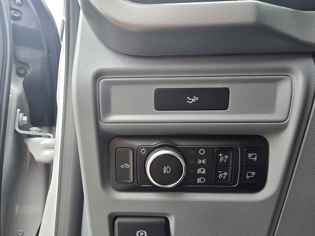 New 2026 Gray Ford 4X4 CREWCAB XLT image 14