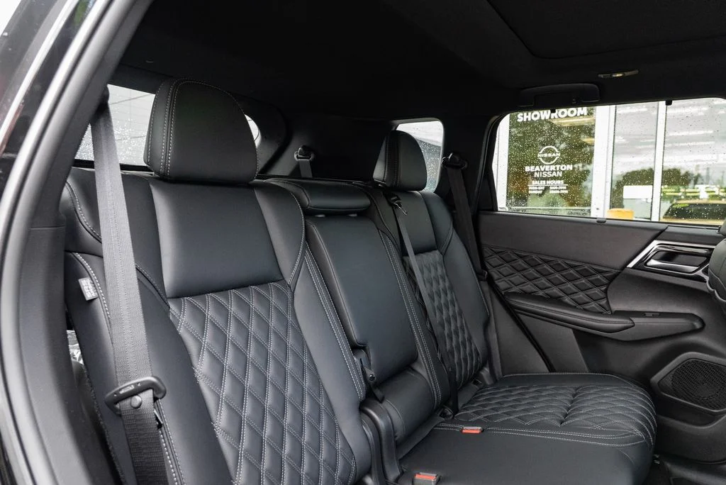New 2026 Black Nissan Platinum image 27