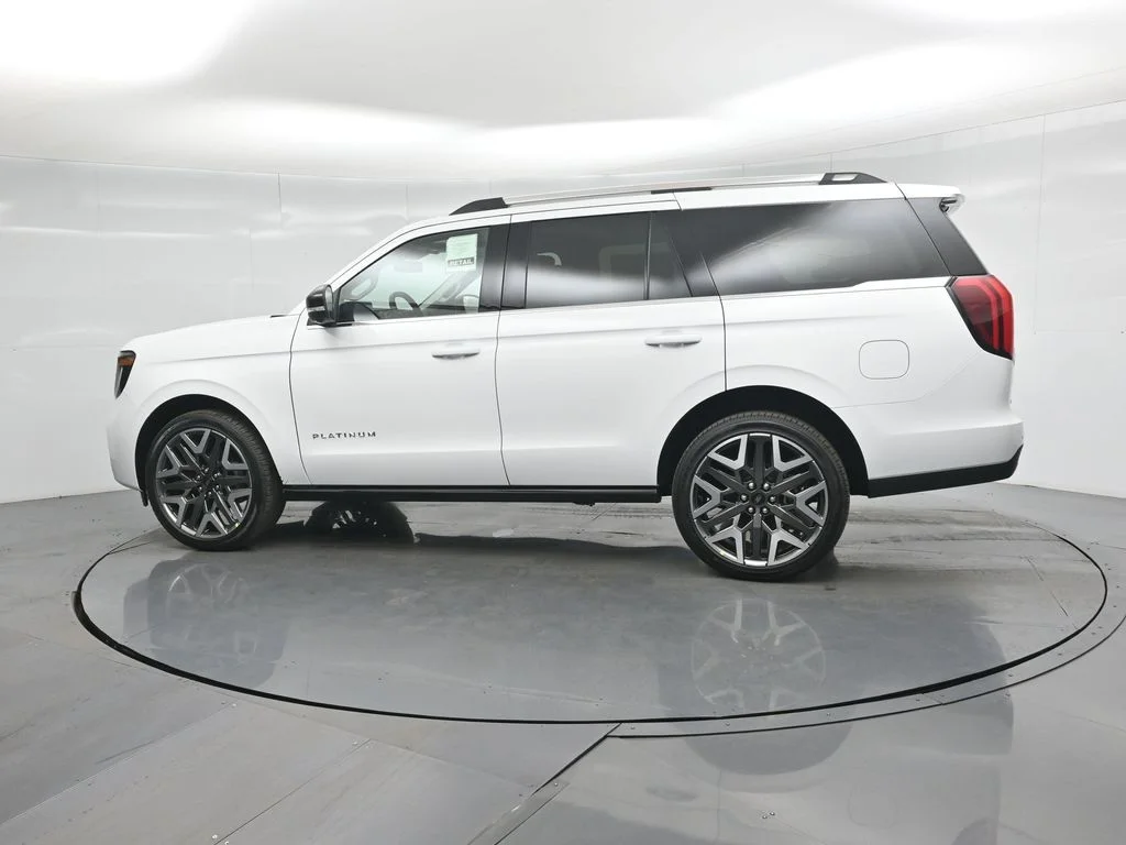 New 2025 Oxford White Ford Platinum image 6