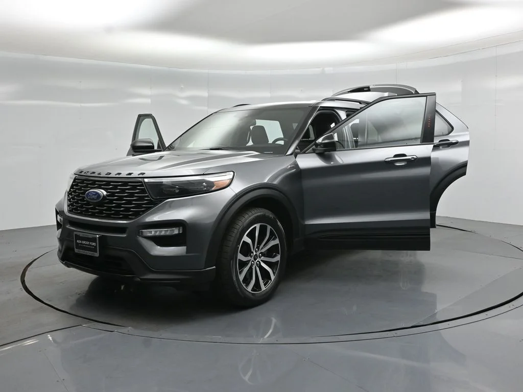Certified Used 2022 Gray Ford ST-Line image 30