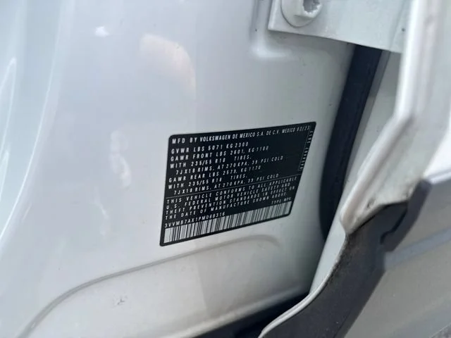 Certified Used 2023 Opal White Volkswagen SE image 17
