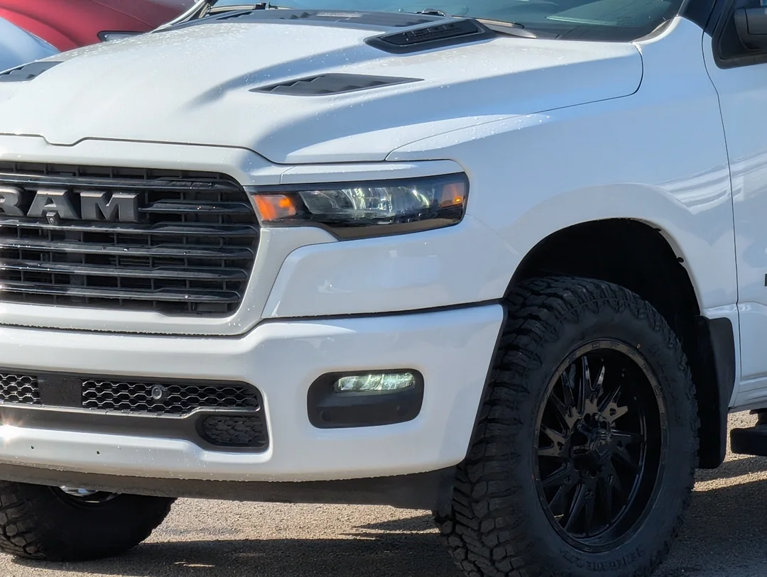 New 2026 White RAM Sport - - 4x4 - 2in Level Kit - Radar Renegade RT Tires on Tis Offroad Wheels - T. Cover & More! image 11
