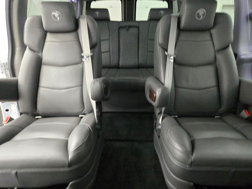 Used 2021 White Fade Chevrolet Explorer Limited SE image 34