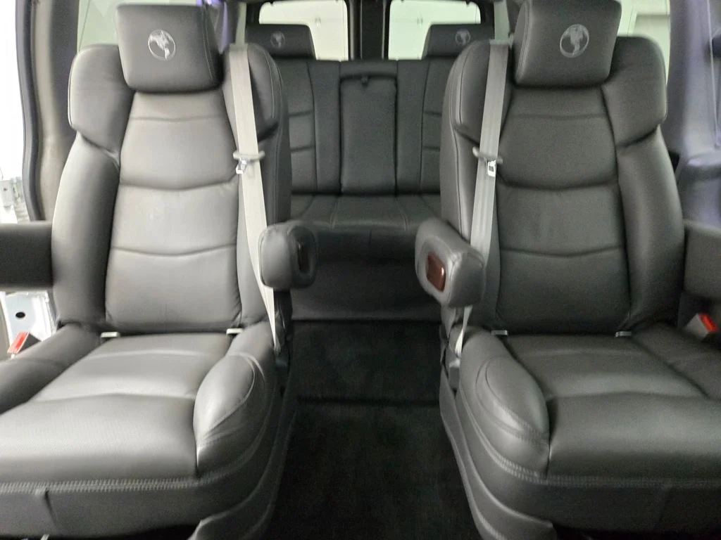 Used 2021 White Fade Chevrolet Explorer Limited SE image 34