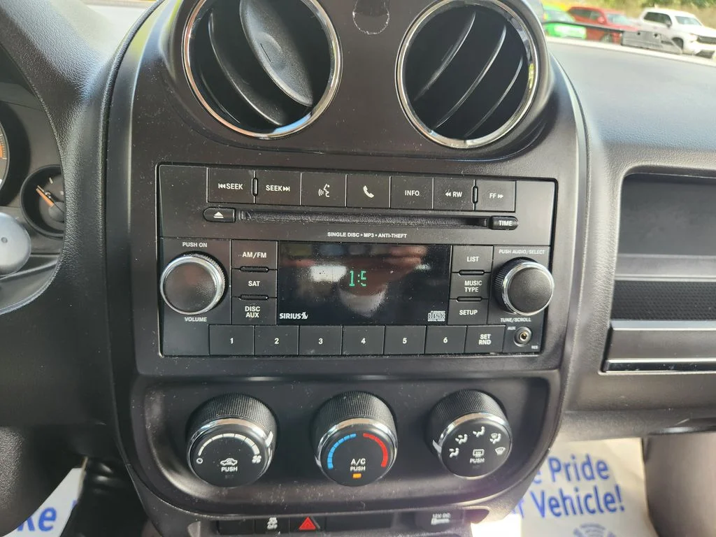 Used 2015 Gray Jeep Sport image 11