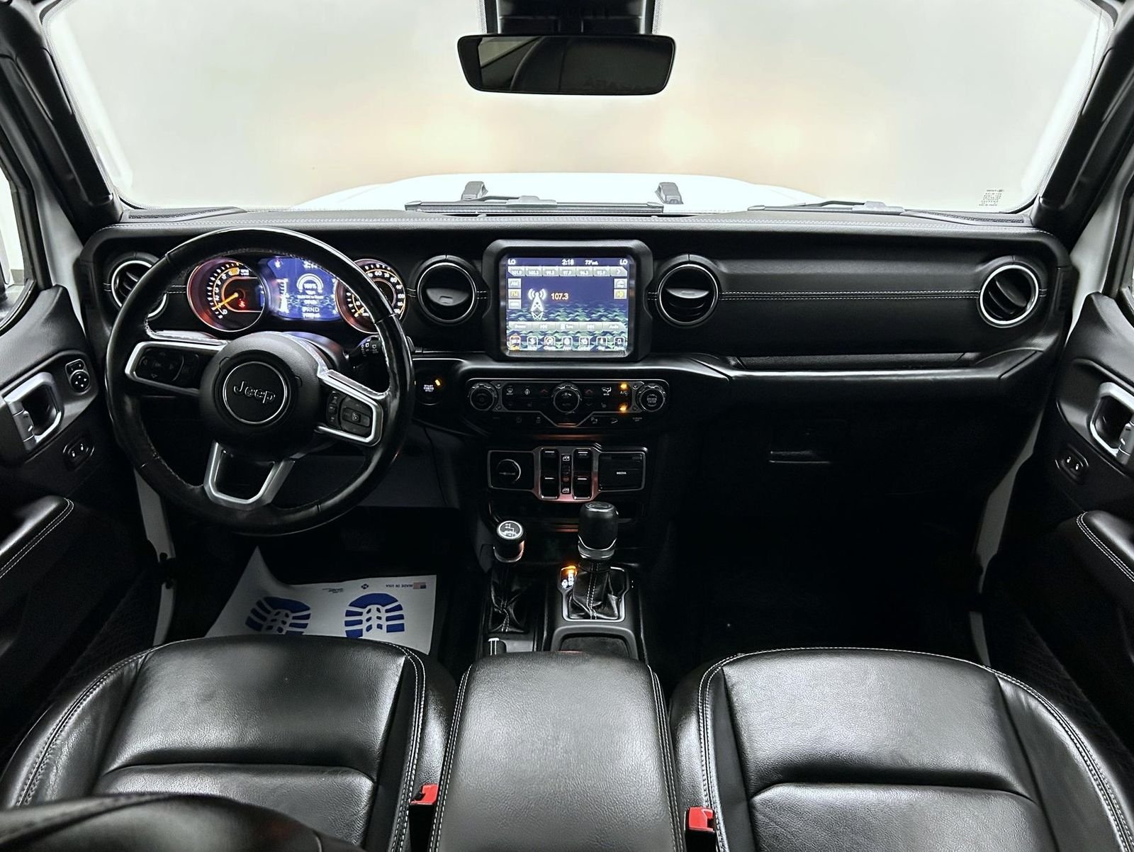 Used 2019 White Jeep Unlimited Sahara image 12