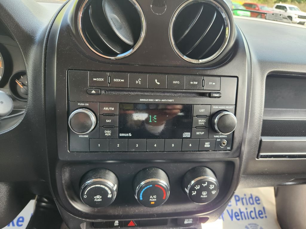 Used 2015 Gray Jeep Sport image 11