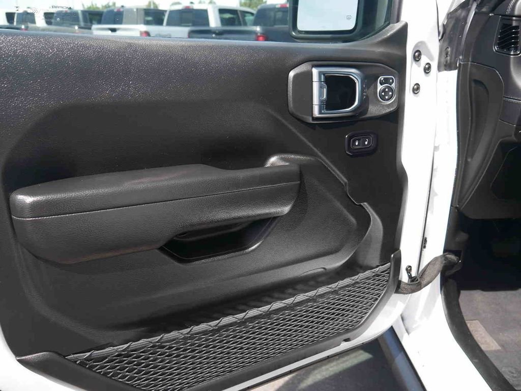 Certified Used 2026 White/off-white Jeep Mojave image 24
