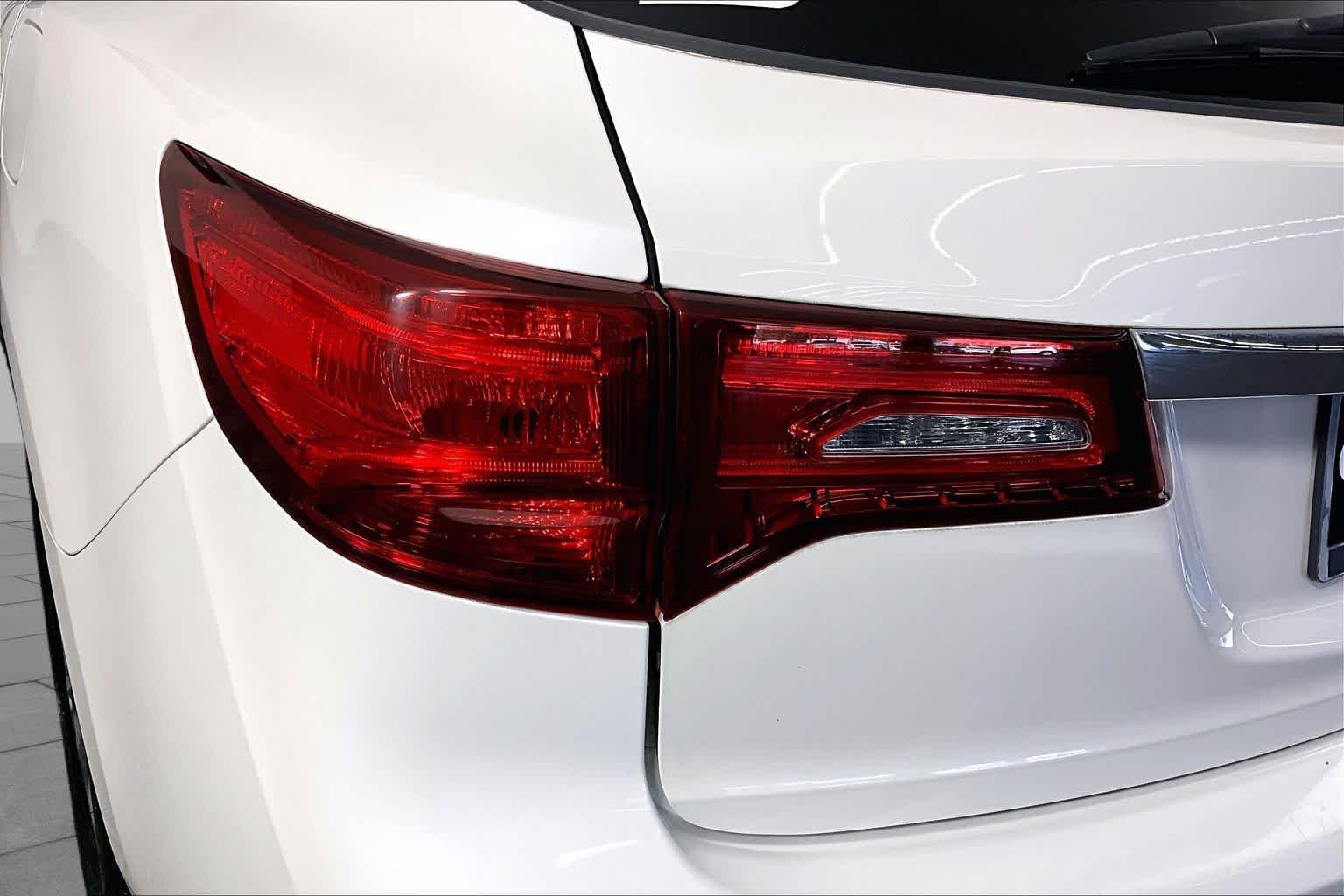 Used 2016 White Diamond Pearl Acura w/Tech image 28
