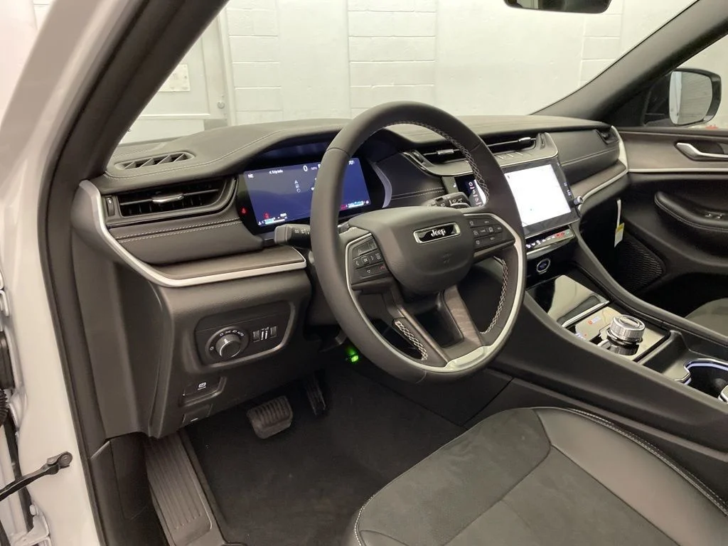 New 2026 White Jeep Altitude image 15
