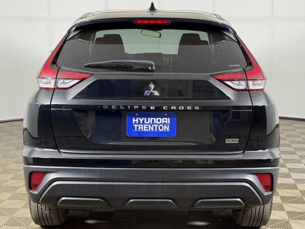 Used 2023 Black Mitsubishi LE image 9