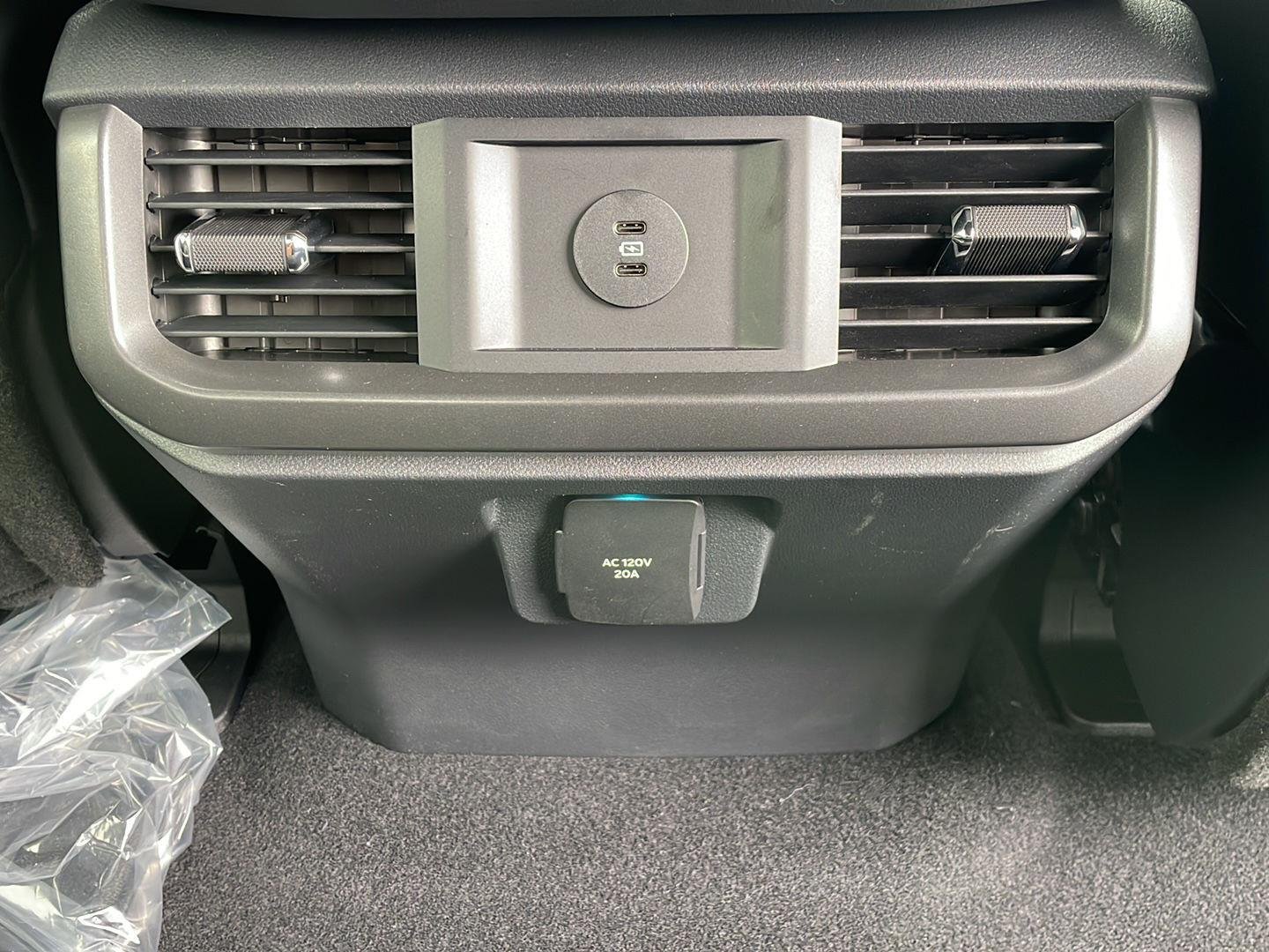 New 2026 Agate Black Metallic Ford Tremor® image 32