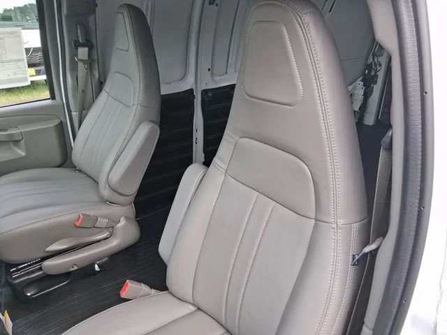 2025 Chevrolet Express Cargo Work Van - Photo 13