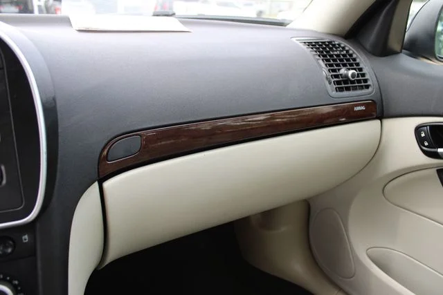 Used 2011 Black Saab Turbo4 image 17