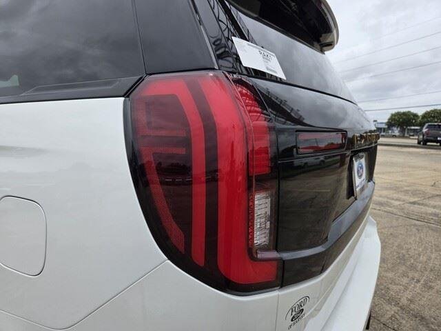 New 2026 Star White Metallic Tri-Coat Ford Tremor® image 31