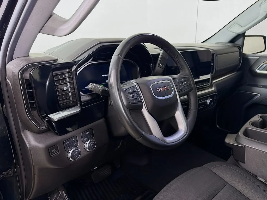 Used 2023 Onyx Black GMC Elevation image 10