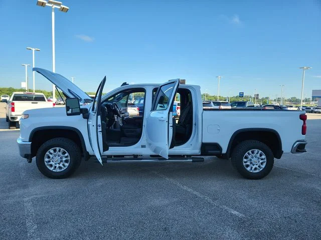 Used 2023 White Chevrolet LT image 15
