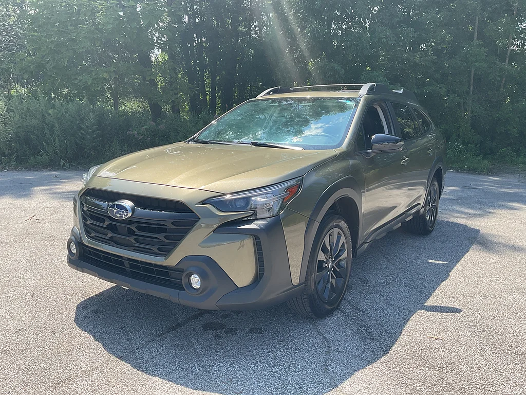 Used 2024 Autumn Green Metallic Subaru Onyx Edition image 3