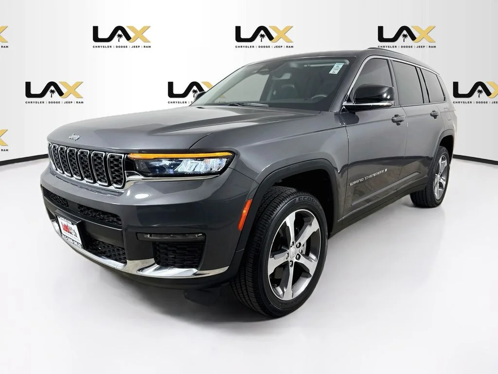 Used 2023 Gray Jeep Limited image 3