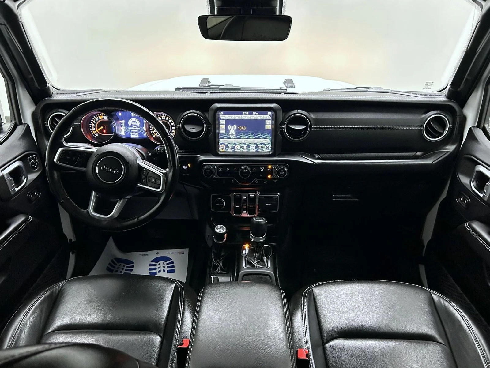 Used 2019 White Jeep Unlimited Sahara image 12