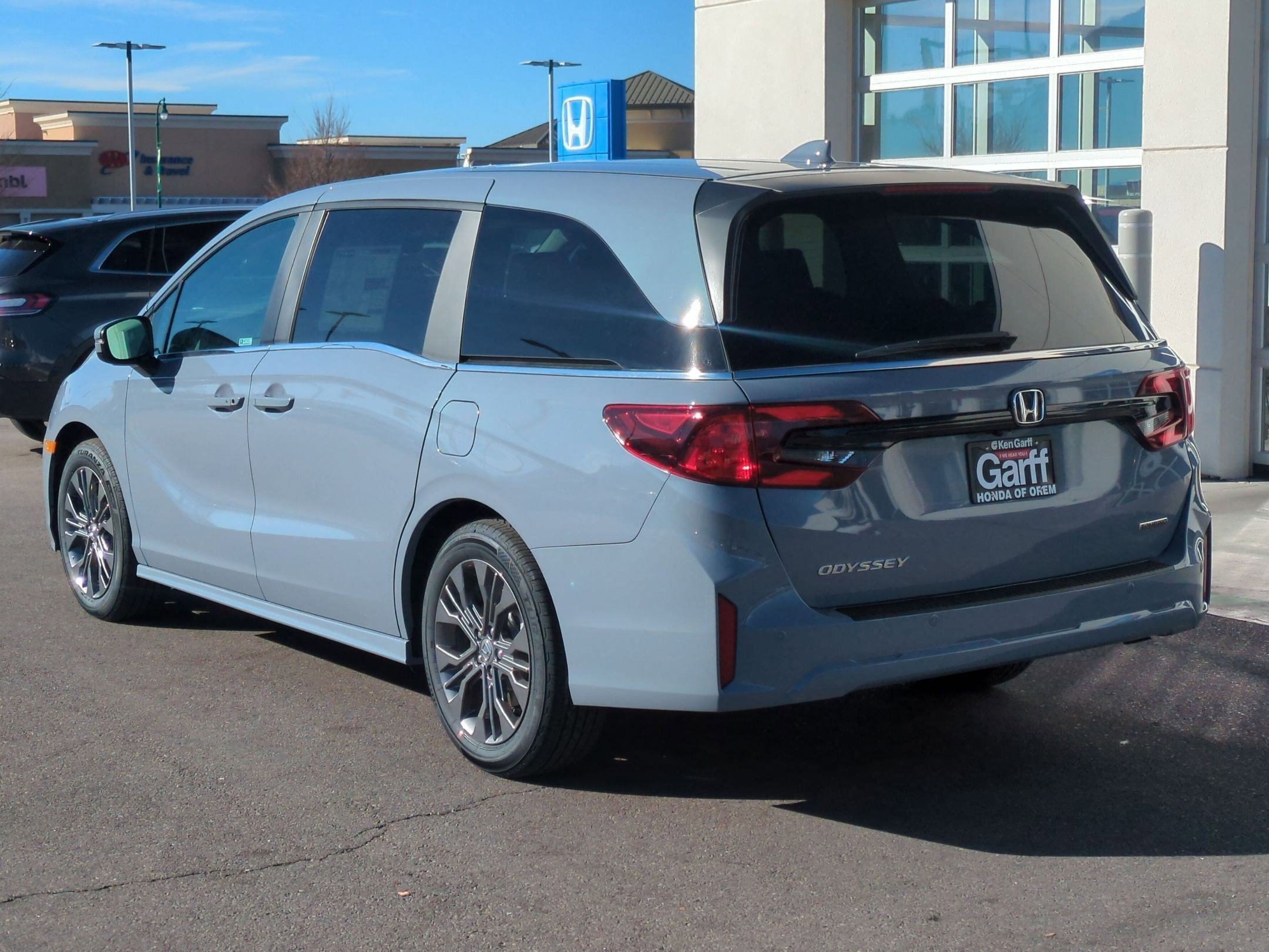 New 2027 Sonic Gray Pearl Honda Touring image 5