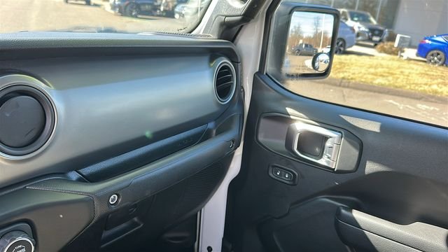 Used 2023 White Jeep Willys image 19