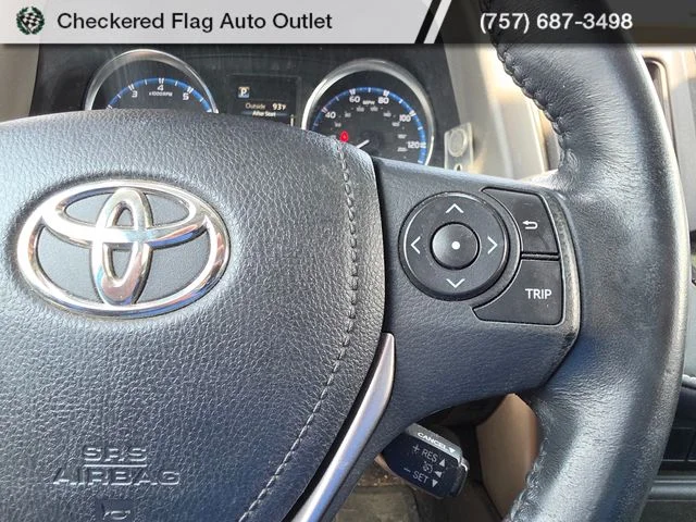 Used 2016 Magnetic Gray Metallic Toyota XLE image 16