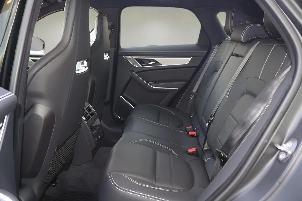 2026 Jaguar F-Pace R-Dynamic S - Photo 12