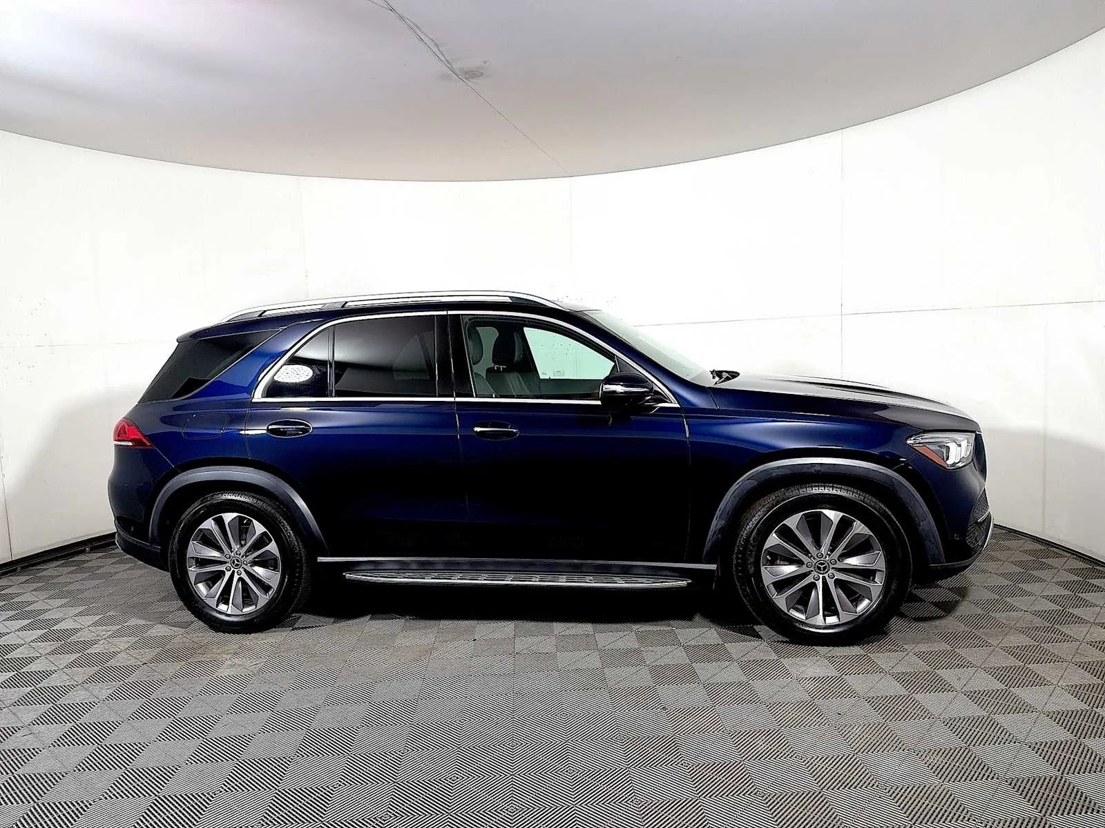 Used 2022 Lunar Blue Metallic Mercedes-Benz GLE 450 image 7