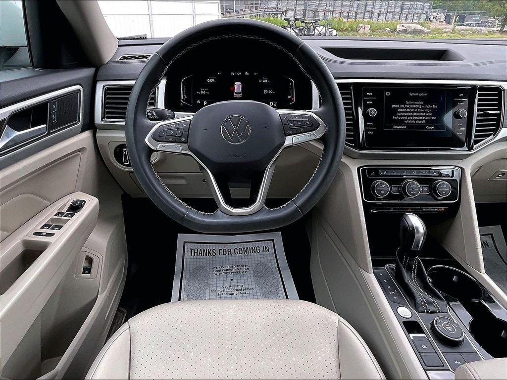 Used 2023 Pure White Volkswagen 3.6L V6 SE w/Technology image 18