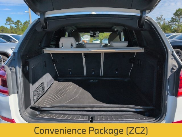 Used 2021 Alpine White BMW sDrive30i image 29