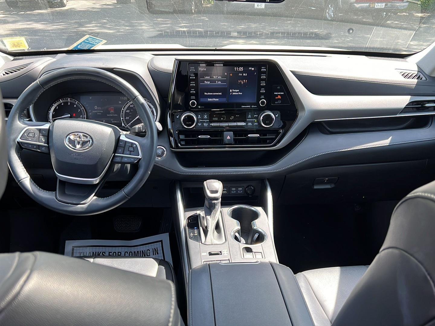 Used 2022 Wind Chill Pearl Toyota XLE image 2