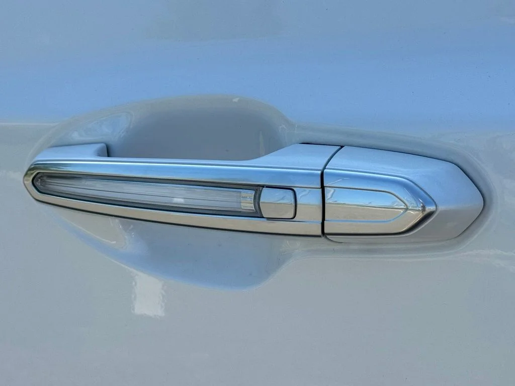 Used 2025 White Cadillac Premium Luxury image 6