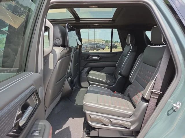 2026 GMC Yukon AT4 Ultimate - Photo 12