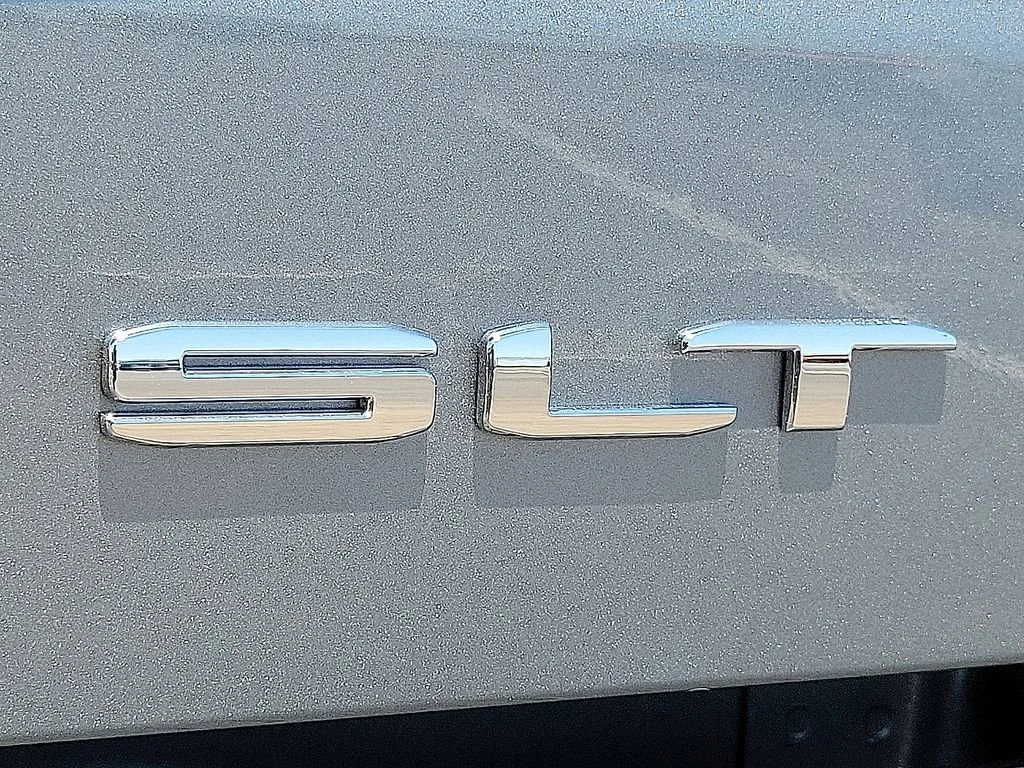 2026 GMC Sierra 1500 SLT - Photo 9