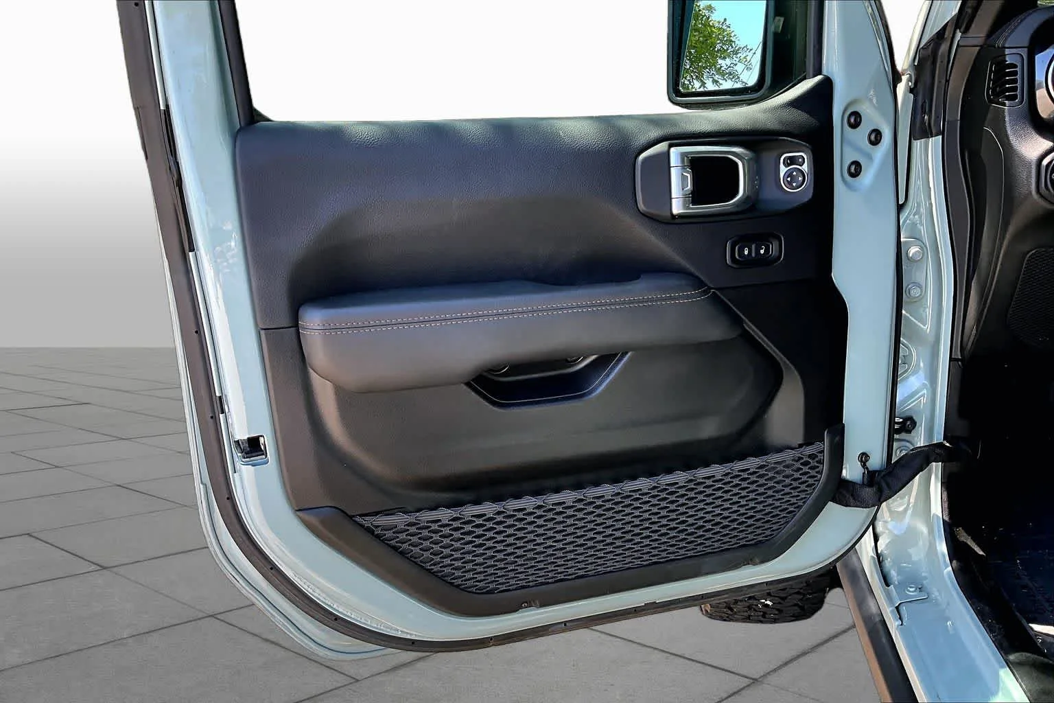 Used 2023 Earl Clearcoat Jeep Rubicon 392 image 20
