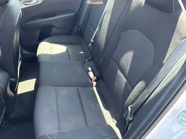 Used 2021 White Kia LXS image 25