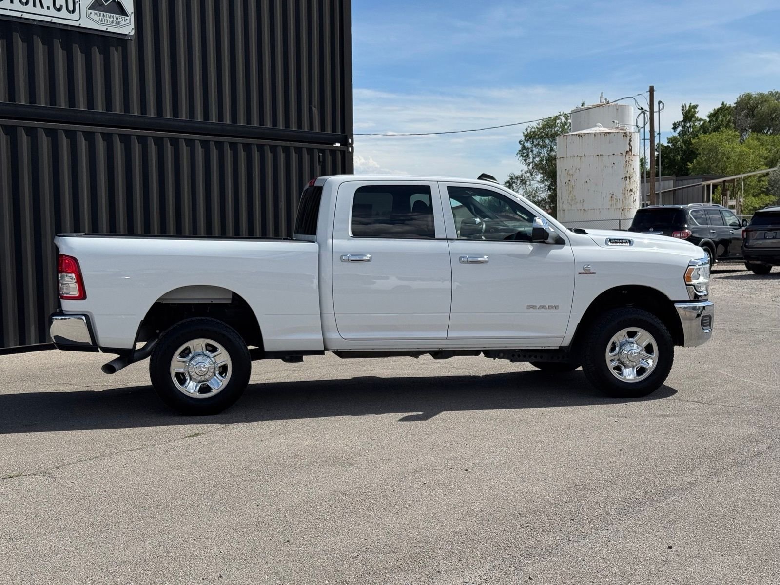 View vehicle photo 5