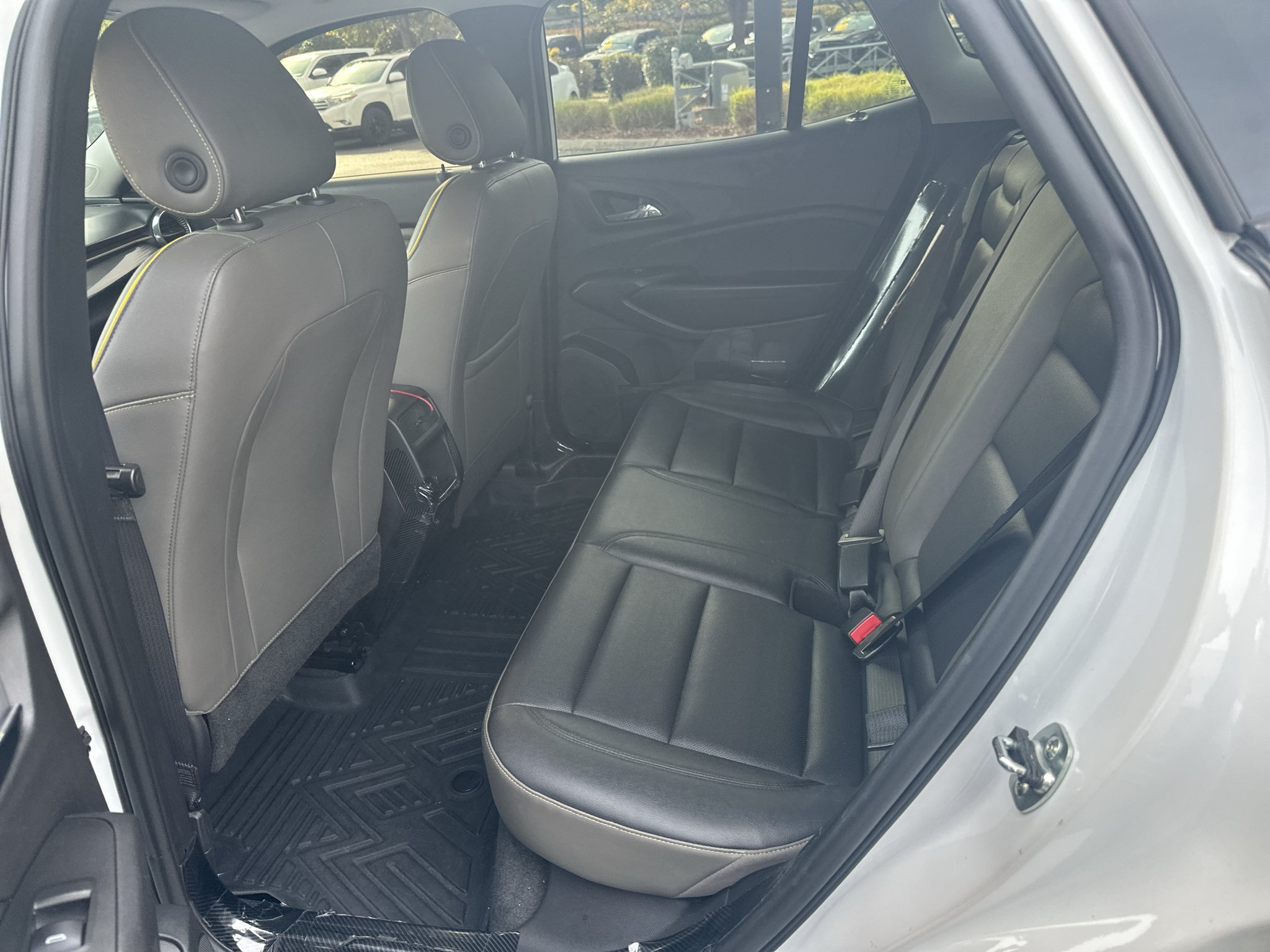 Used 2025 Summit White Chevrolet ACTIV image 9