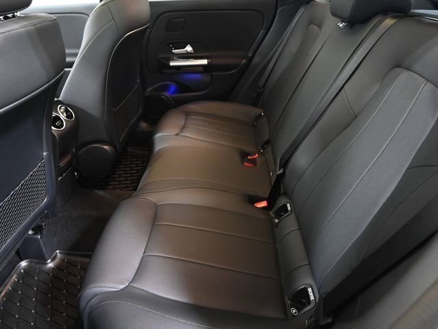 Used 2025  Mercedes-Benz GLA 250 image 8